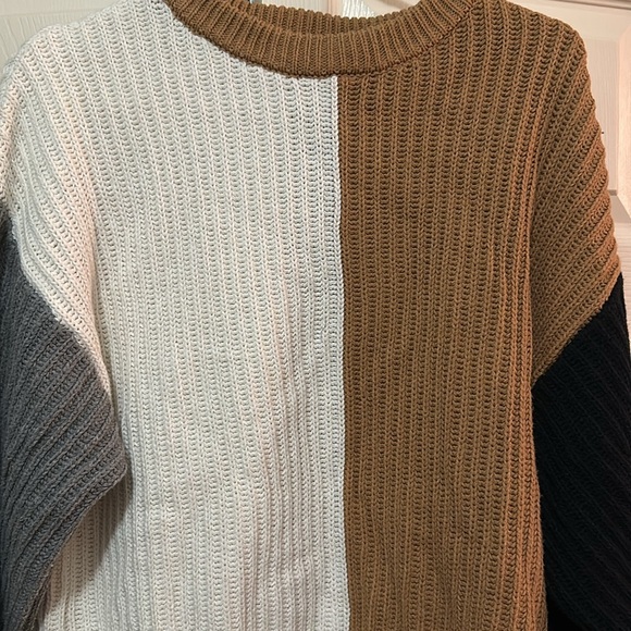 Sweater - Picture 2 of 4